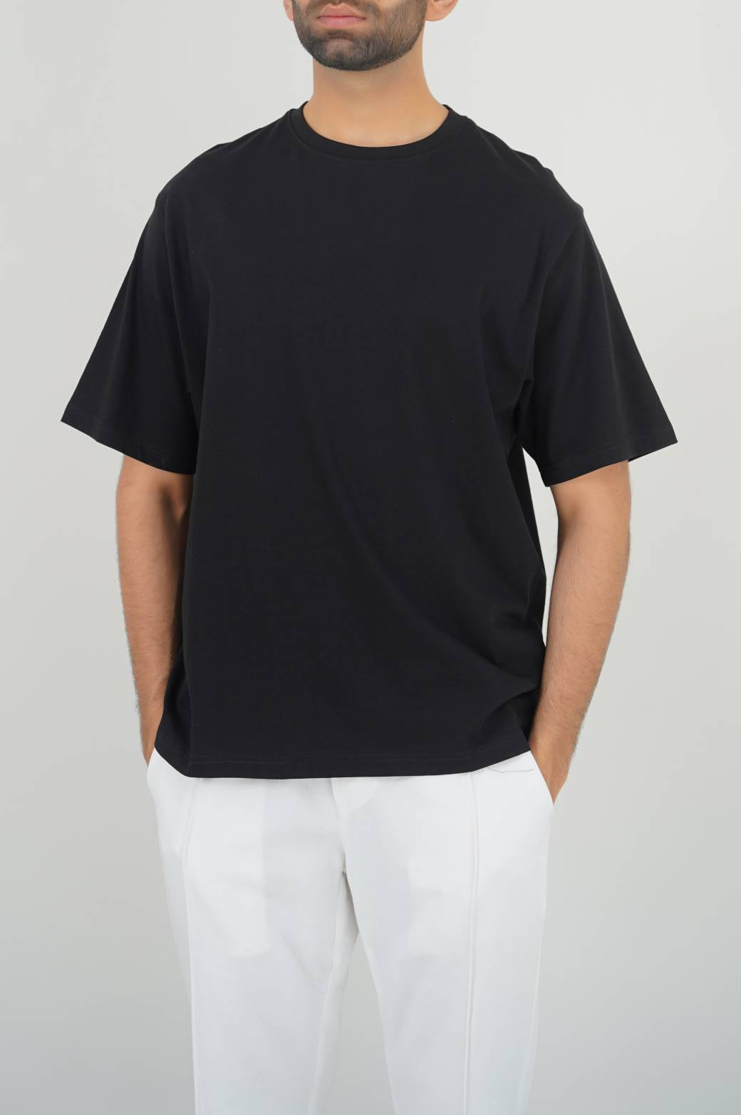 BLACK BASIC T SHIRT