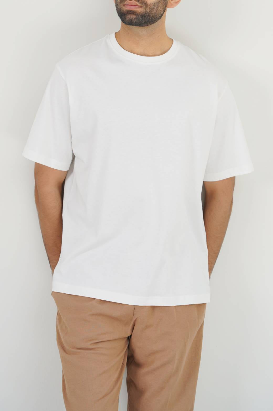 WHITE BASIC T SHIRT