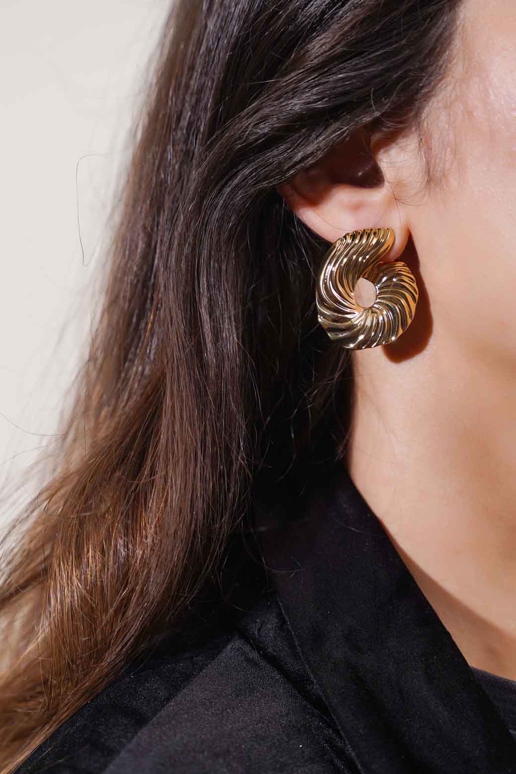GOLD TWISTED GOLD EARRINGS