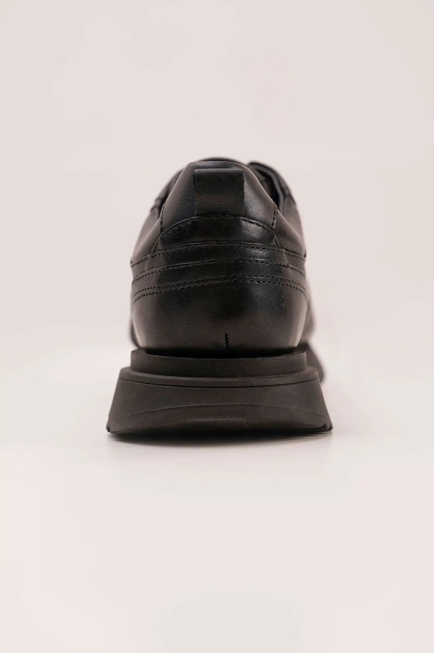 BLACK MAN EVERYDAY SNEAKERS