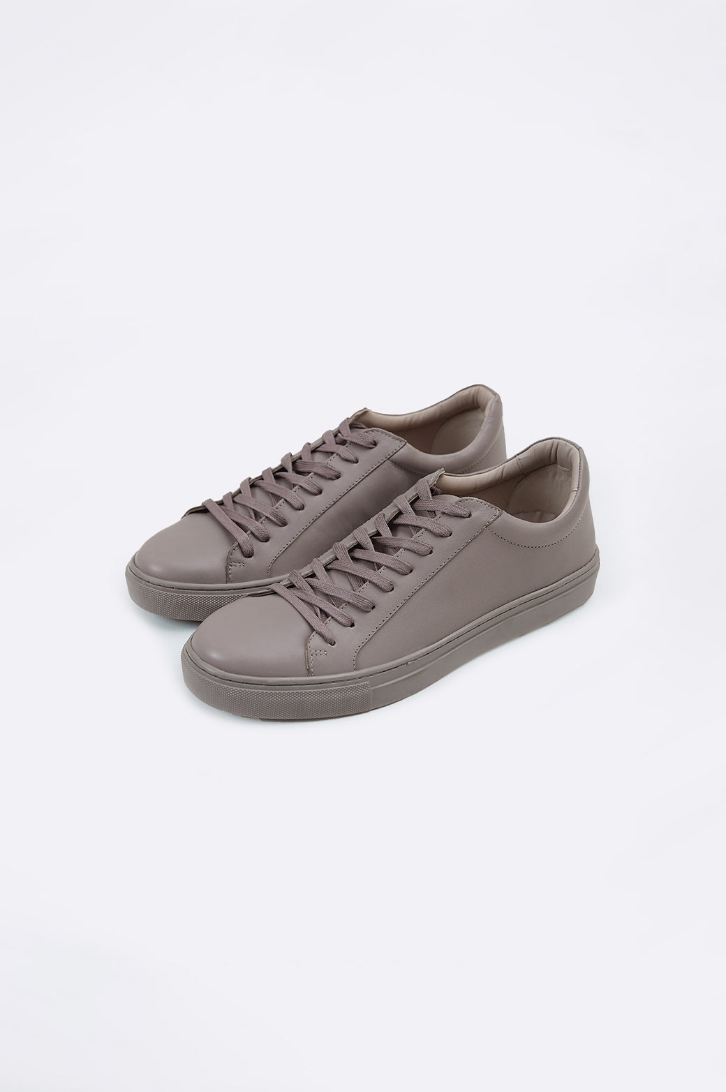 GREY SLEEK LEATHER SNEAKERS