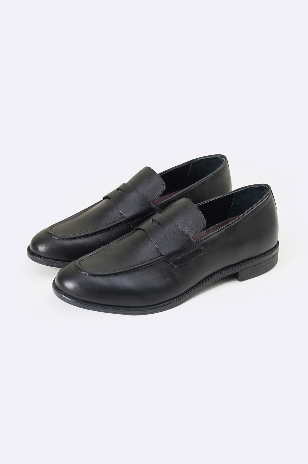 BLACK CLASSIC LEATHER LOAFERS
