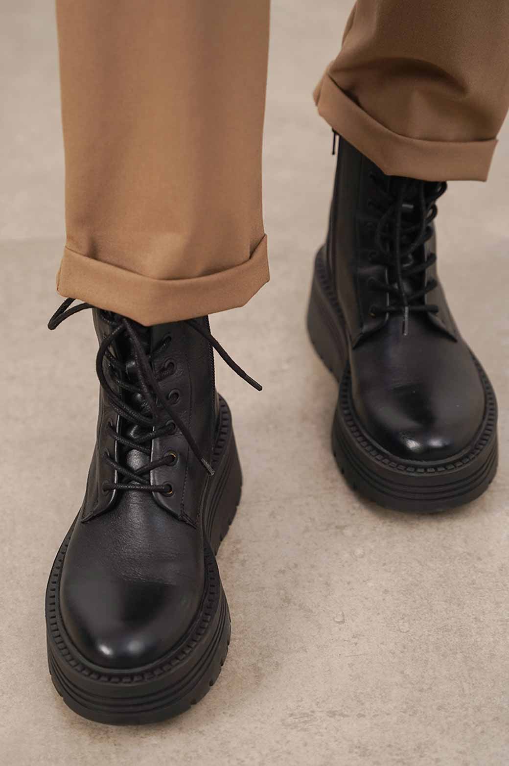 BLACK LEATHER COMBAT BOOTS