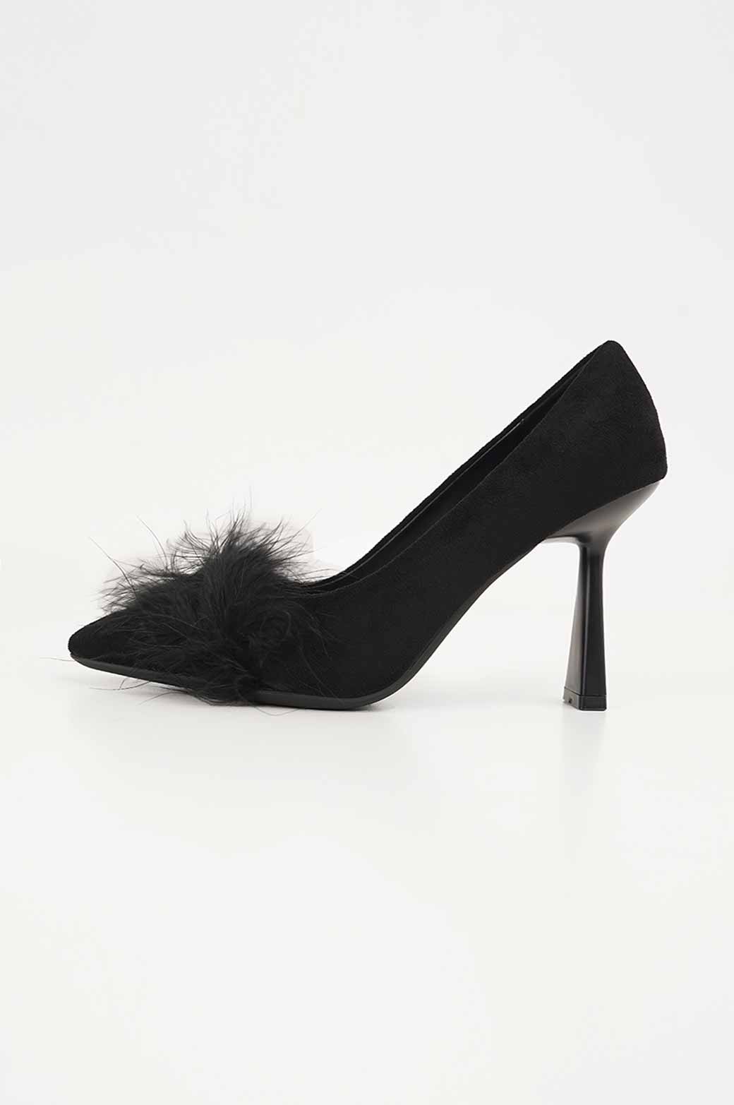 BLACK HEEL WITH FUR
