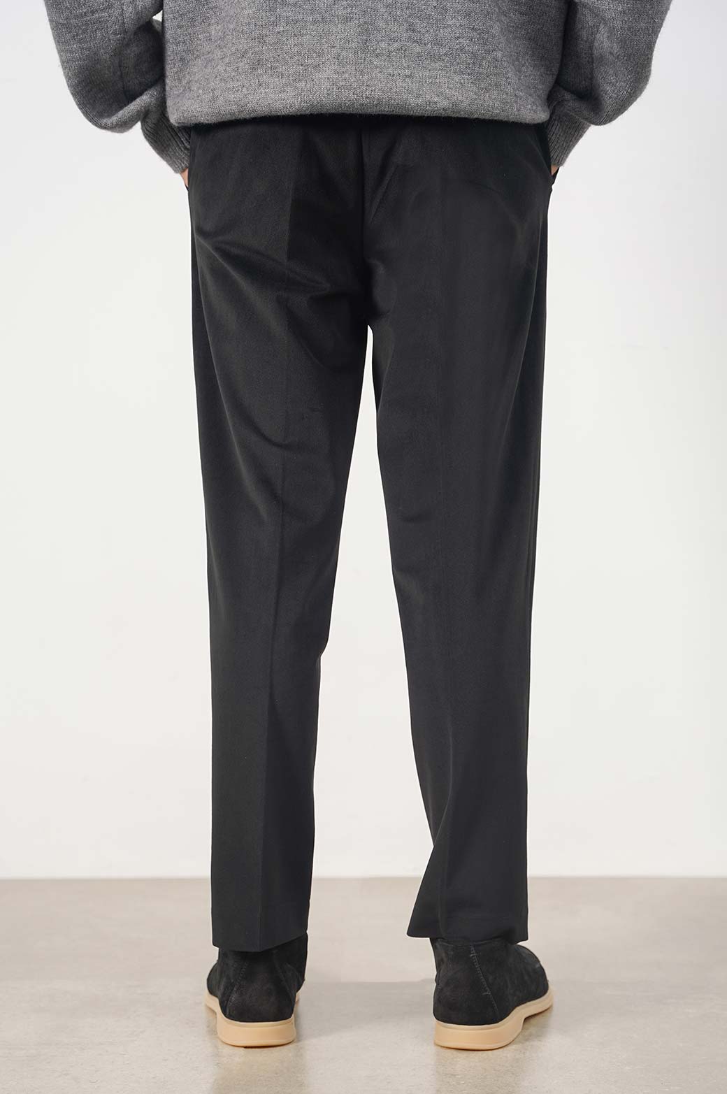 BLACK TEXTURED PANTS