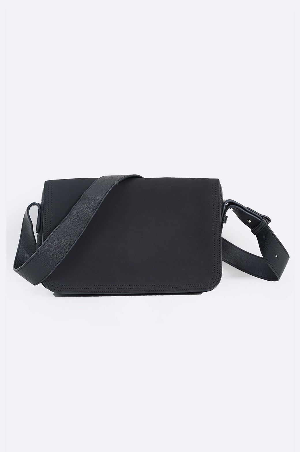 BLACK FLAP SHOULDER BAG