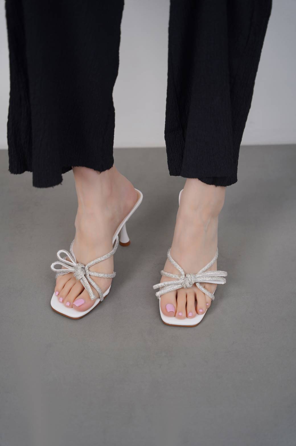 WHITE PARTY HIGH HEELS