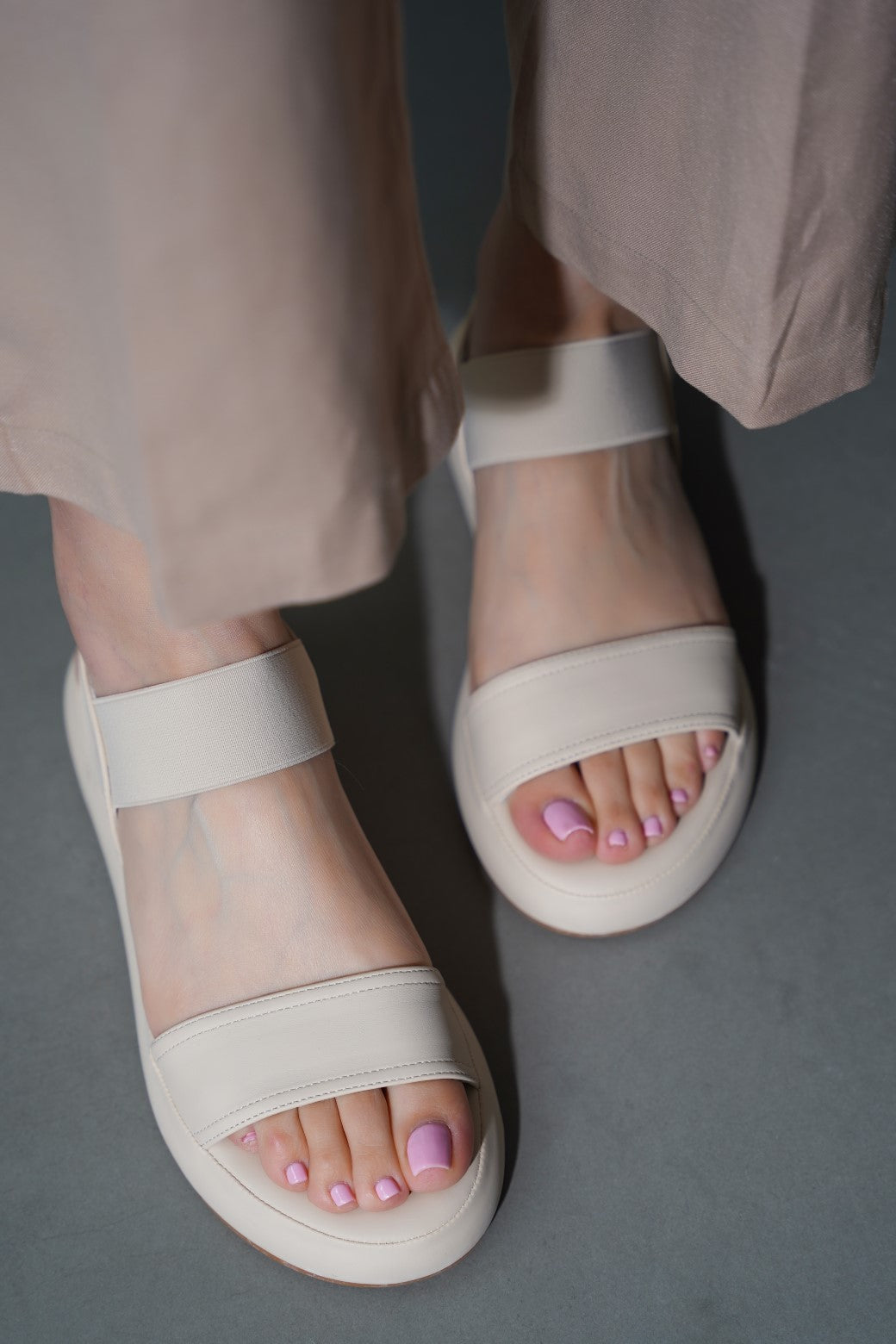WHITE GO MAMA SANDALS