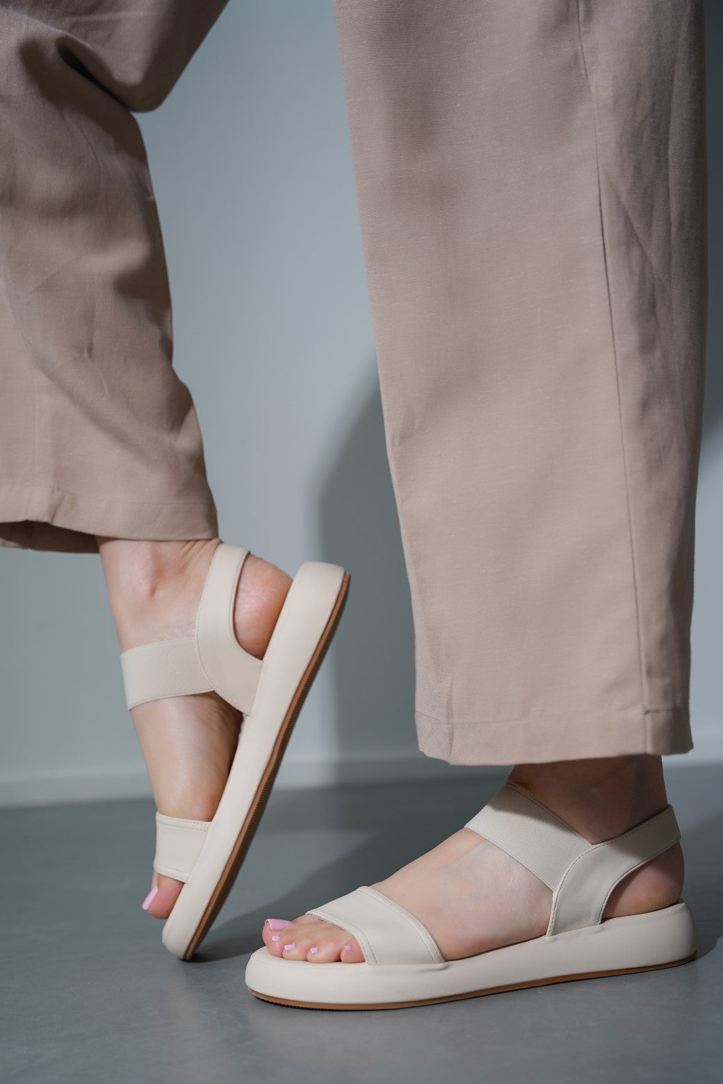 WHITE GO MAMA SANDALS