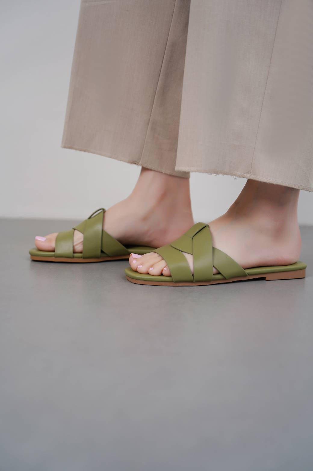 GREEN STRAPPY WOVEN SLIDES