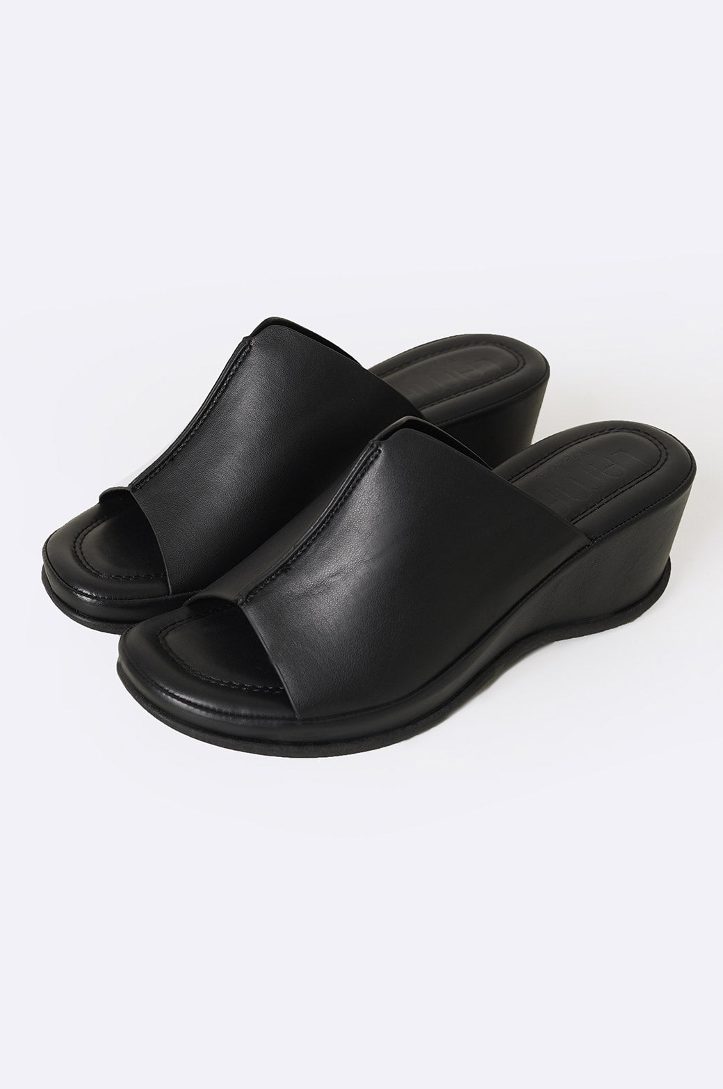 BLACK WIDE VAMP WEDGE
