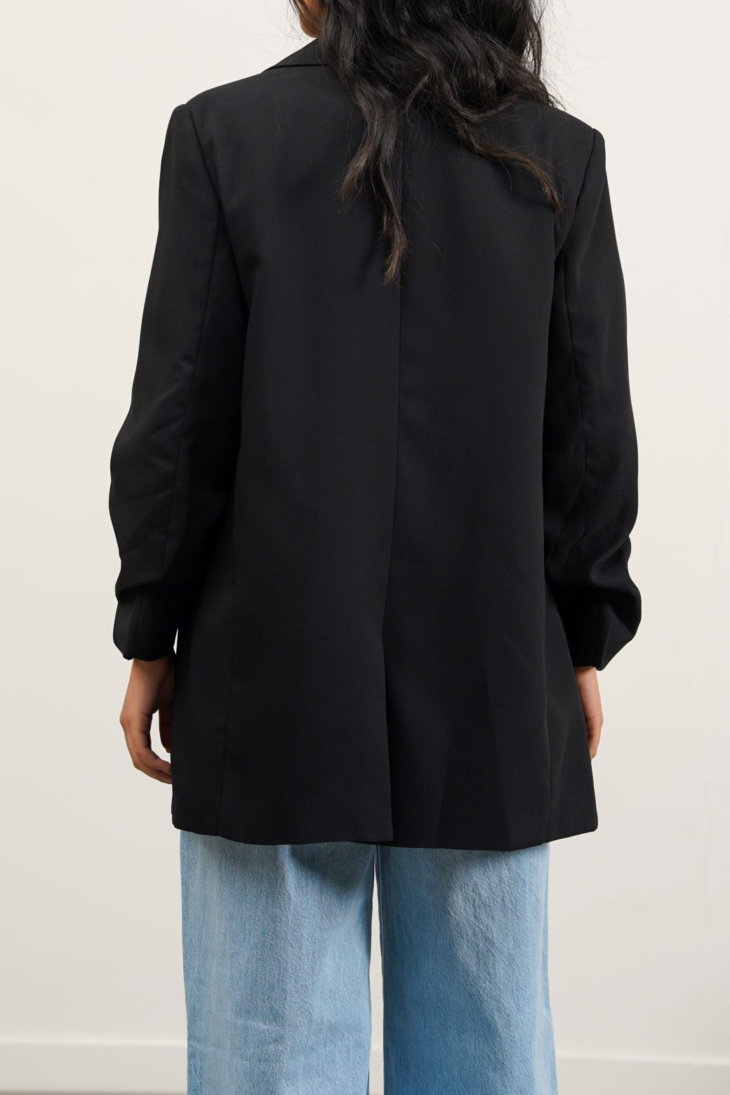BLACK BASIC BLAZER WITH RUCHED SLEEVE