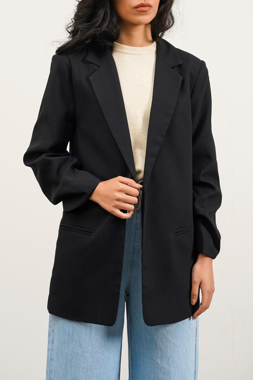 BLACK BASIC BLAZER WITH RUCHED SLEEVE