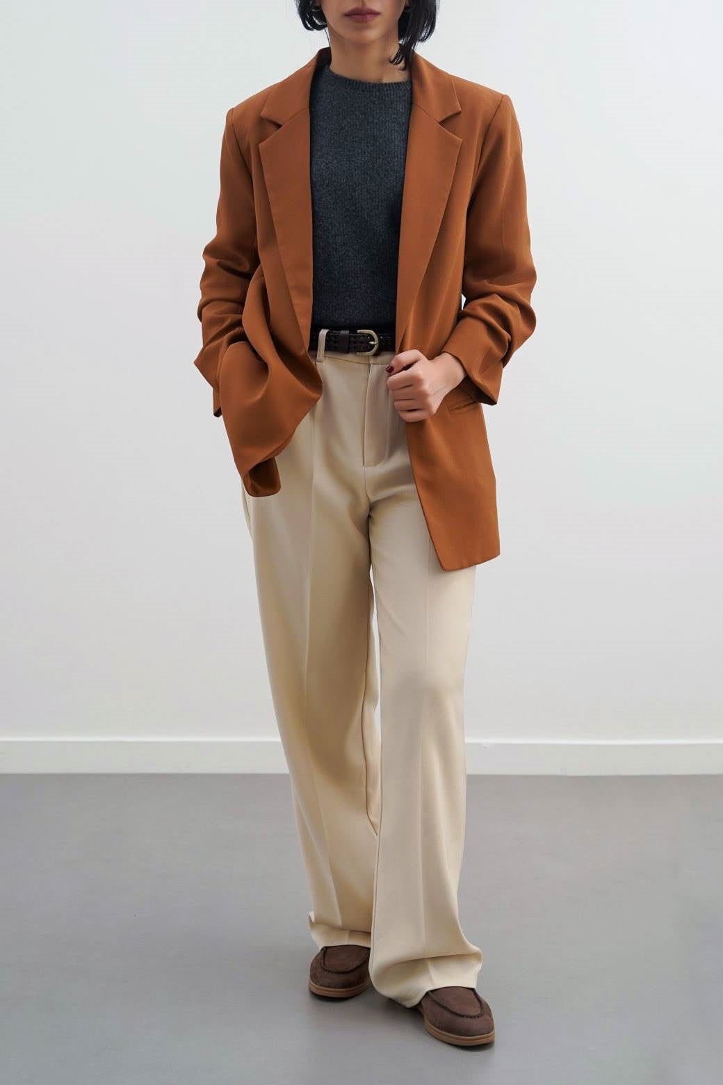 BROWN BASIC BLAZER WITH RUCHED SLEEVE