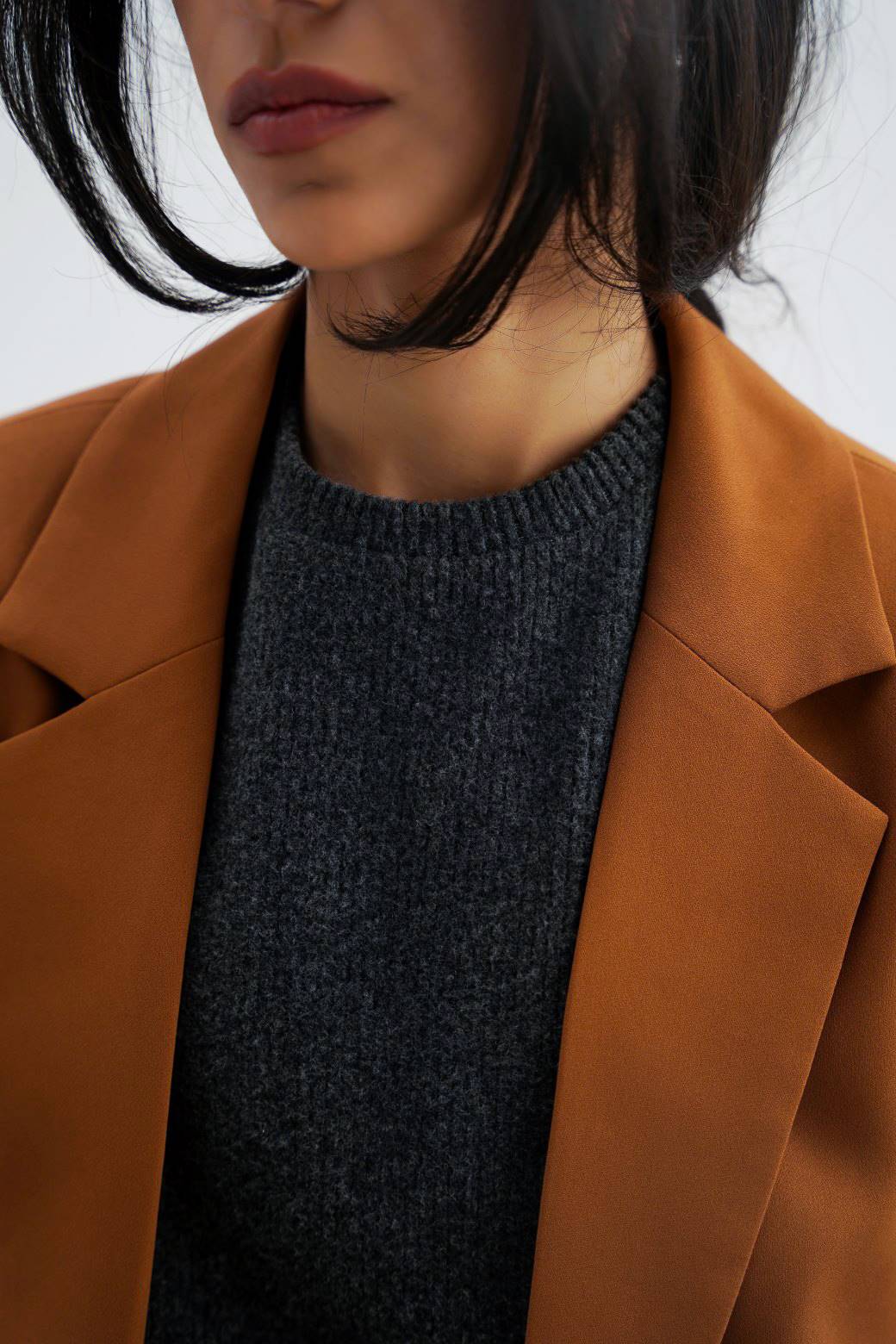 BROWN BASIC BLAZER WITH RUCHED SLEEVE