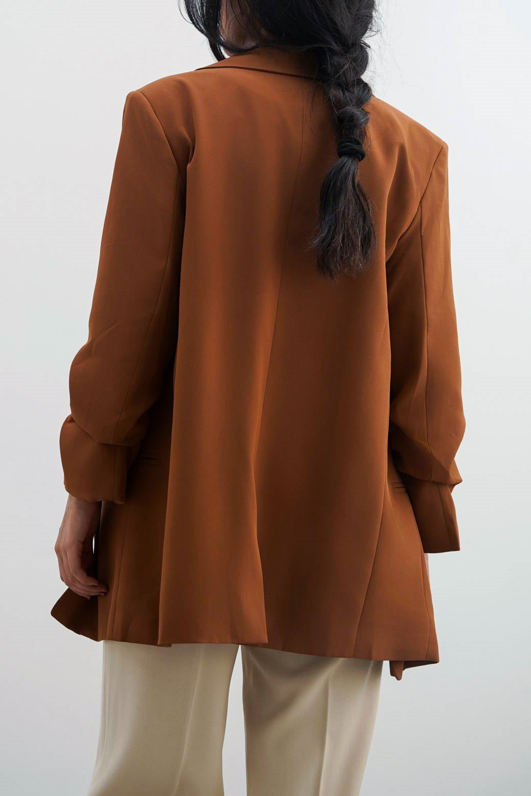 BROWN BASIC BLAZER WITH RUCHED SLEEVE