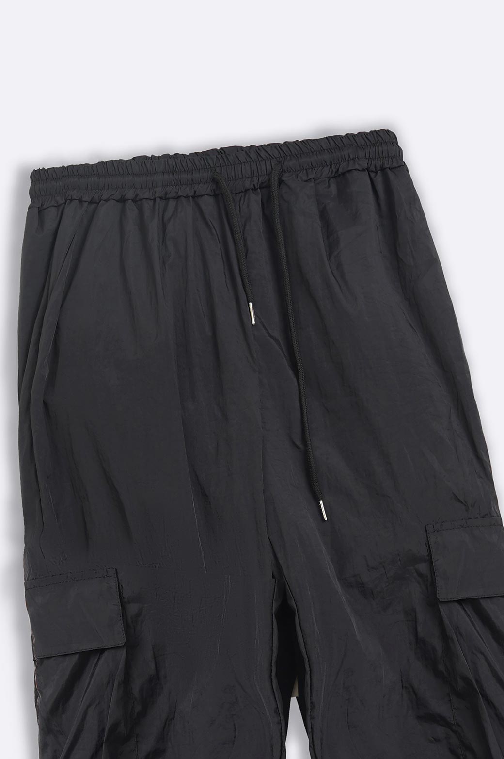 BLACK PARACHUTE DRAWSTRING PANTS