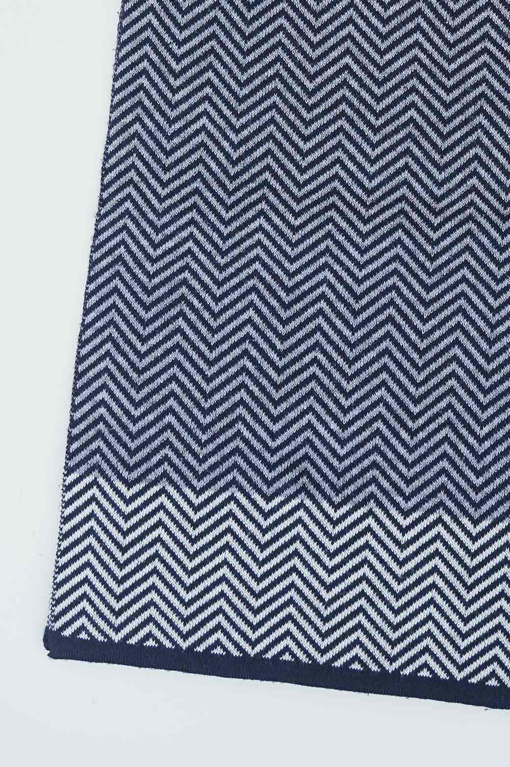 GREY CHEVRON PRINT SCARF