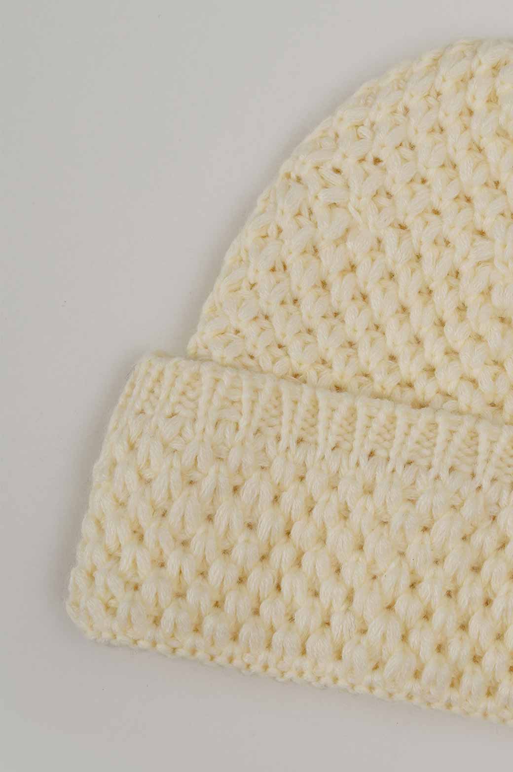WHITE REGULAR KNITTED BEANIE