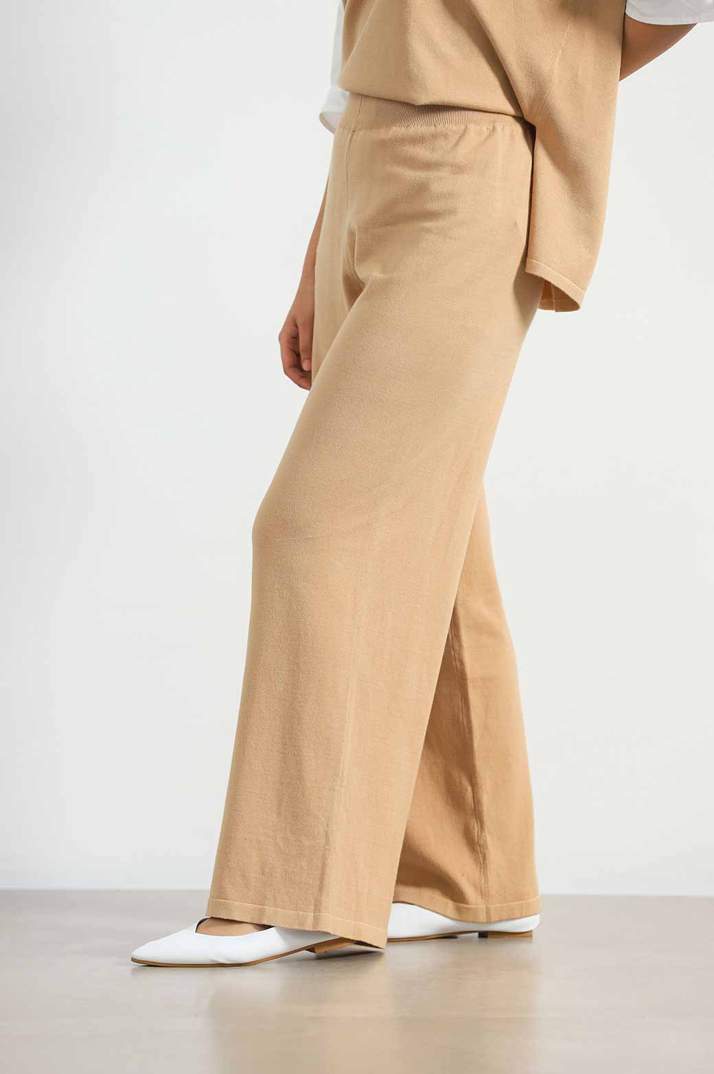 SOFT-KNIT STRAIGHT TROUSERS – Lama Retail SOFT-KNIT STRAIGHT TROUSERS – Lama Retail