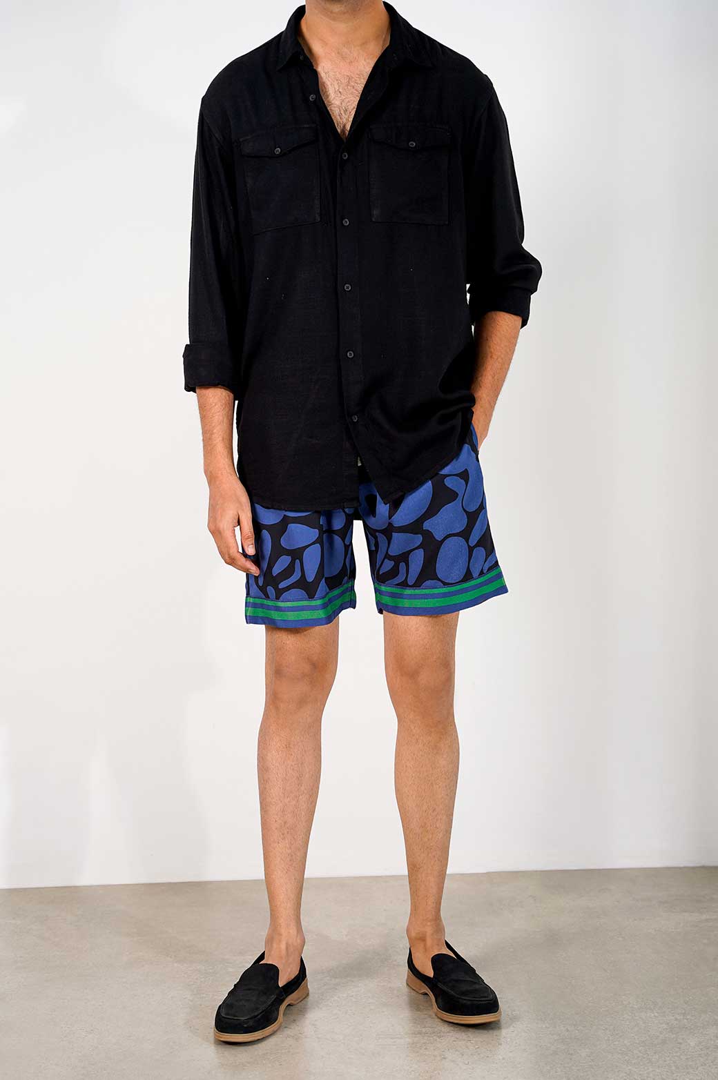 BLACK PRINTED DRAWSTRING SHORTS