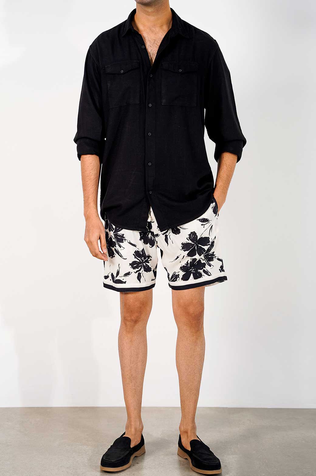WHITE PRINTED DRAWSTRING SHORTS