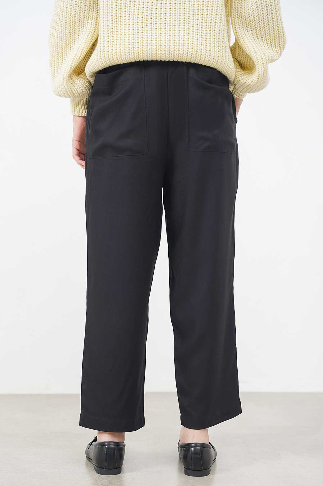 BLACK DRAWSTRING STRIAGHT PANTS