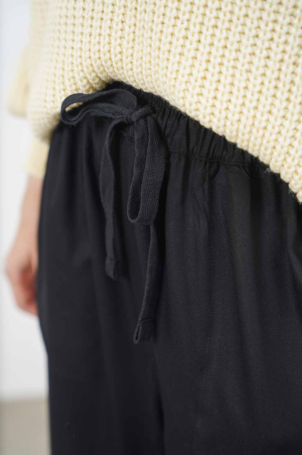 BLACK DRAWSTRING STRIAGHT PANTS