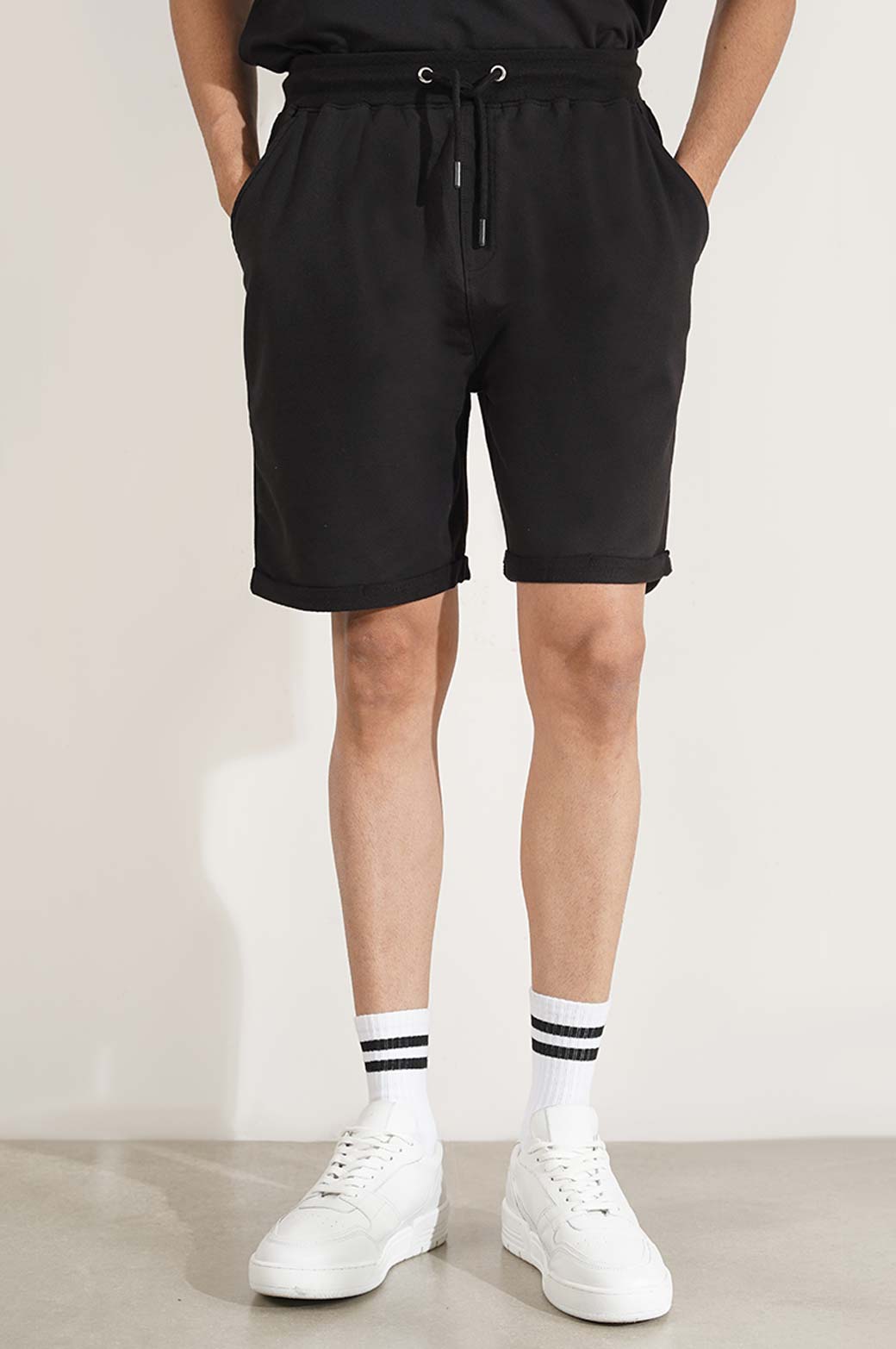 BLACK DRAWSTRING SHROTS