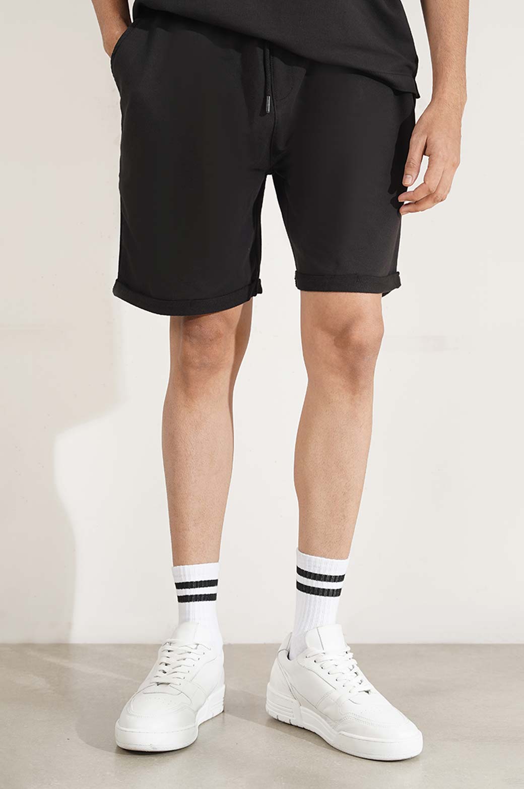 BLACK DRAWSTRING SHROTS