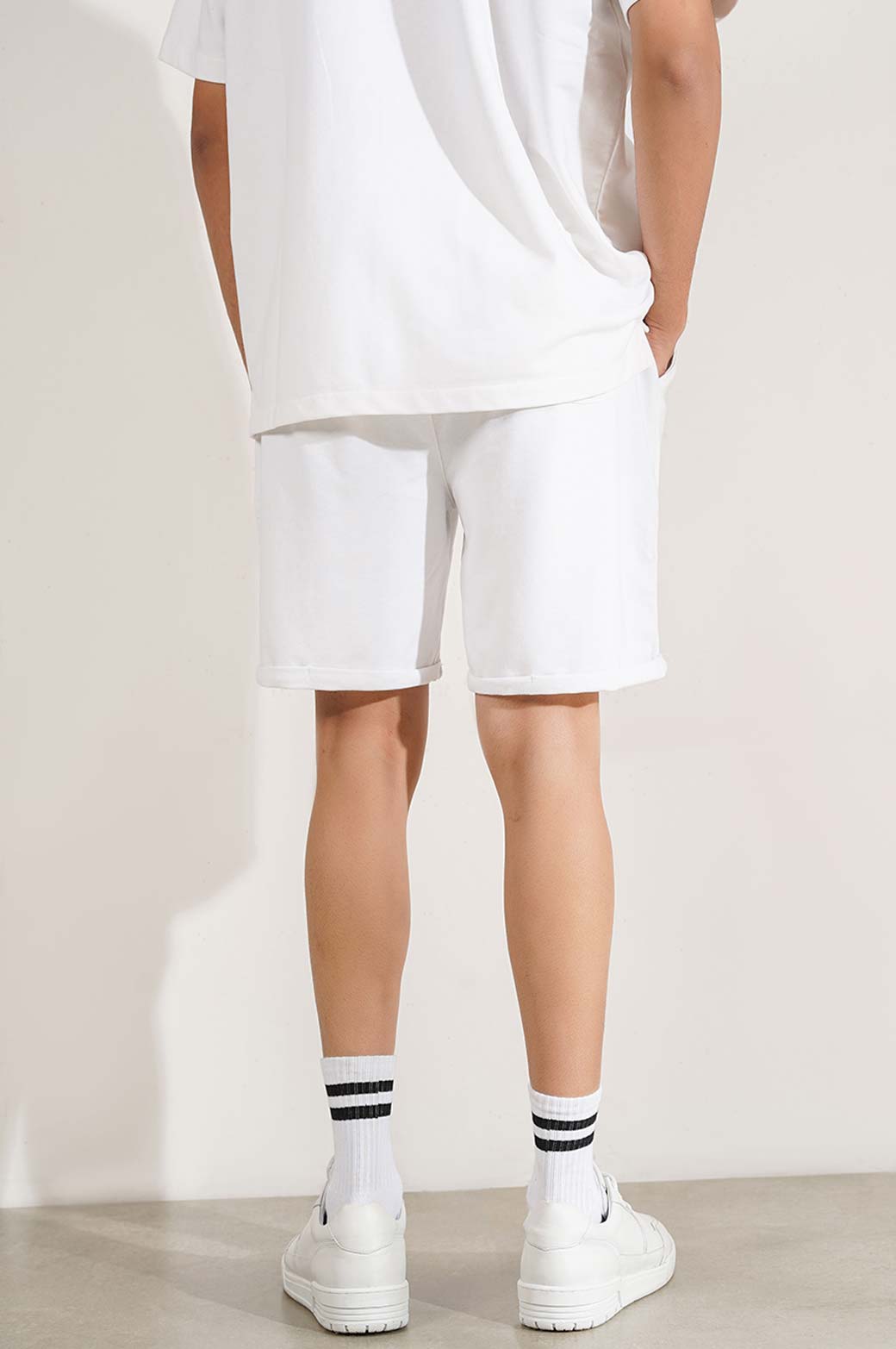 WHITE DRAWSTRING SHORTS