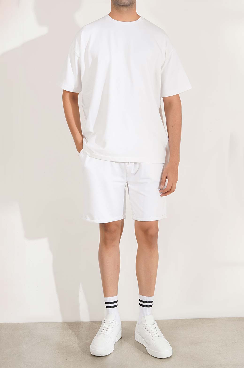 WHITE DRAWSTRING SHORTS