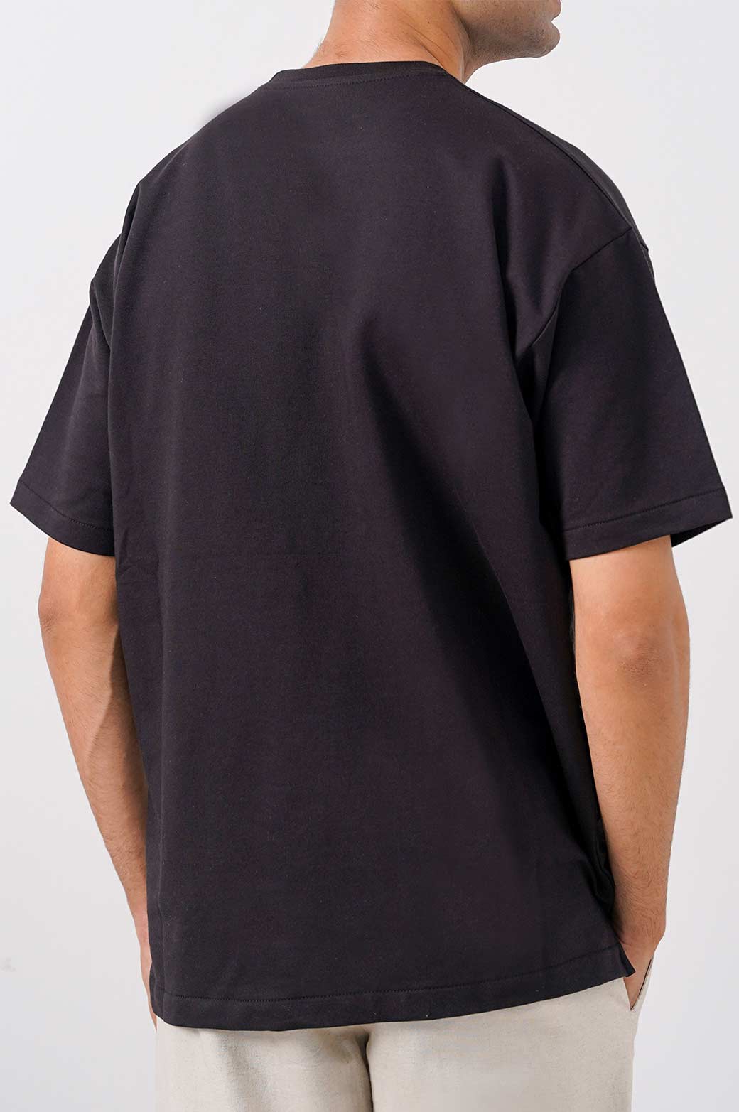 BLACK ROUND NECK T-SHIRT
