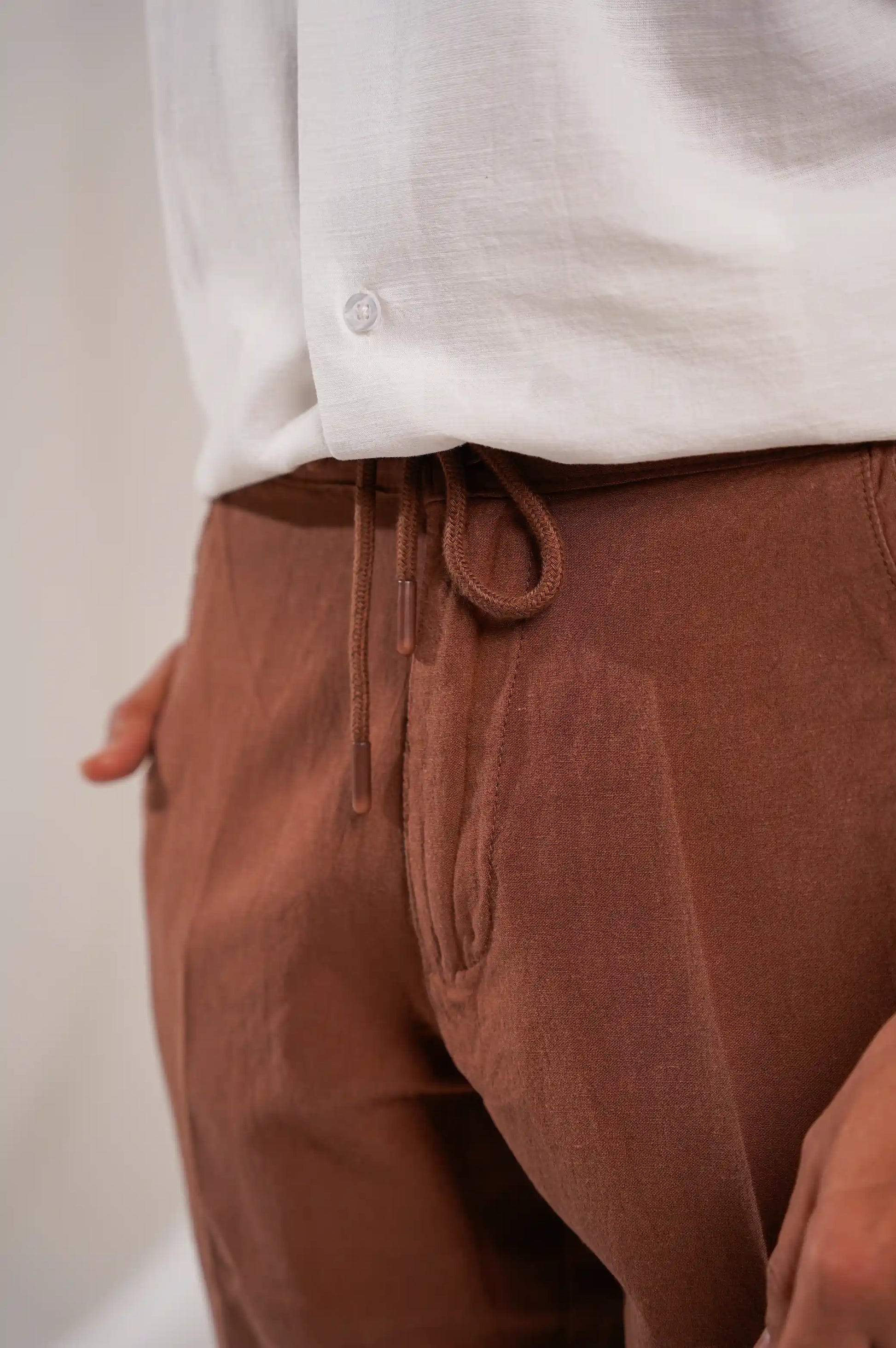 CHOCOLATE LINEN TURNUP PANTS