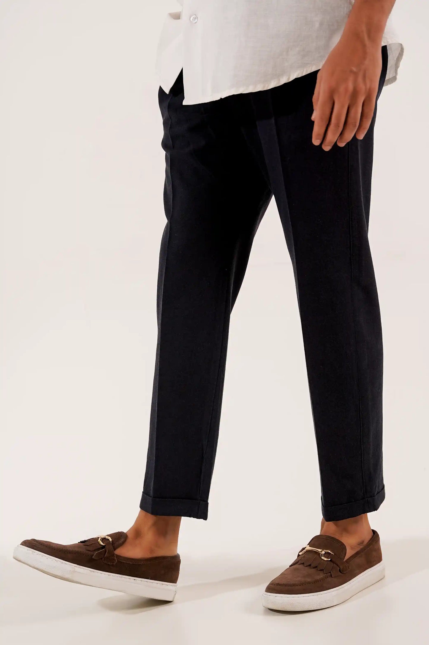 NAVY LINEN TURNUP PANTS