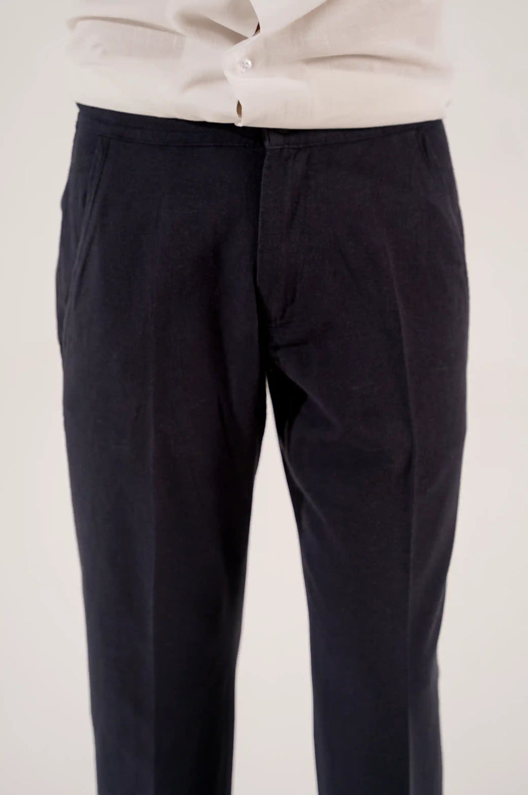 NAVY LINEN TURNUP PANTS