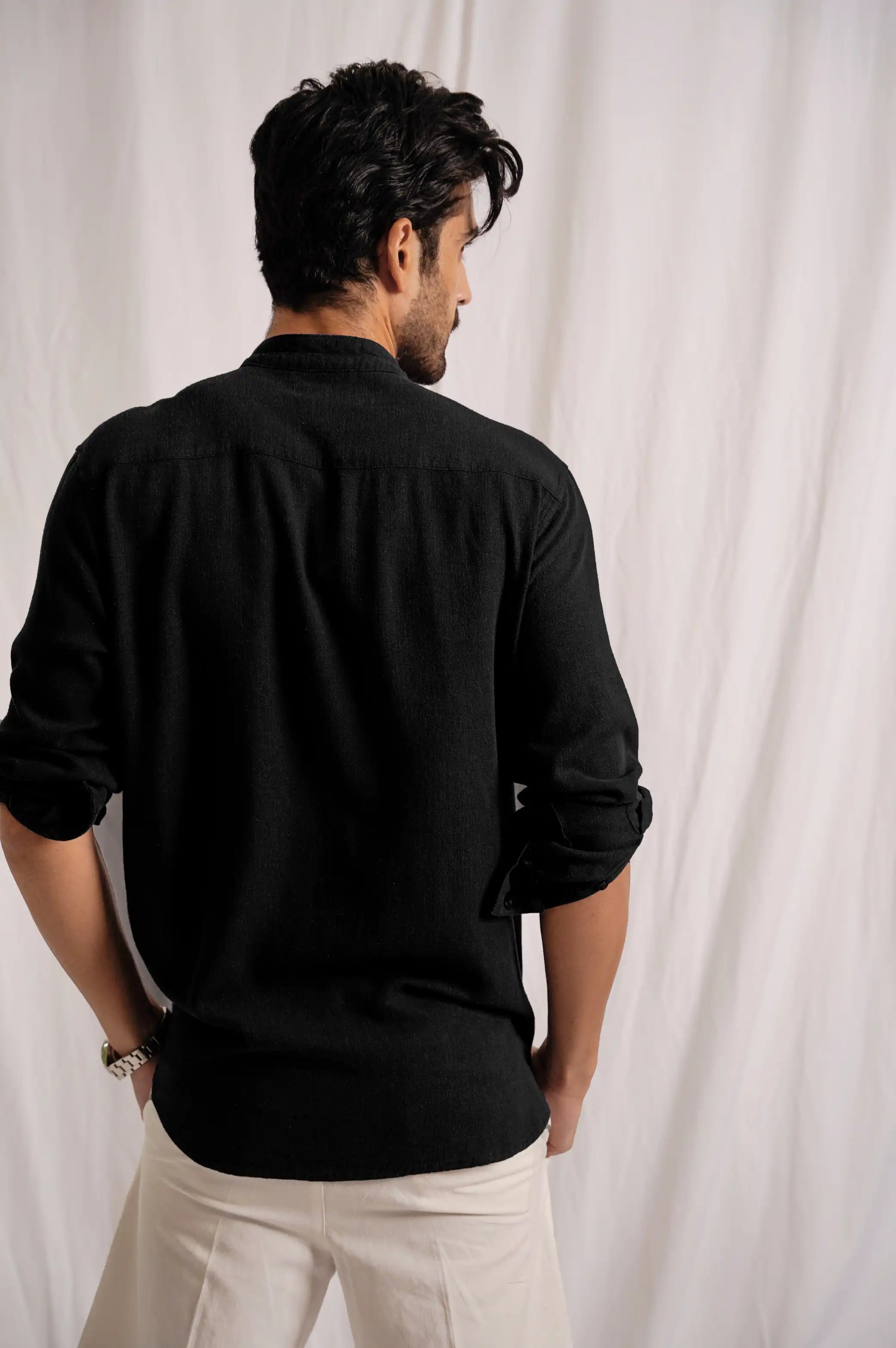 BLACK BUTTON DOWN SHIRT