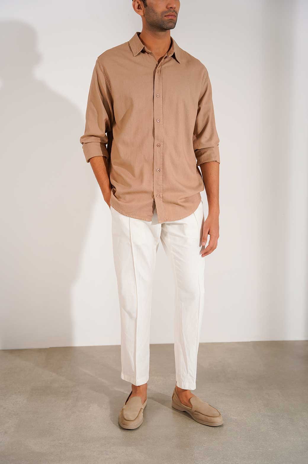 BROWN BASIC BUTTON DOWN SHIRT