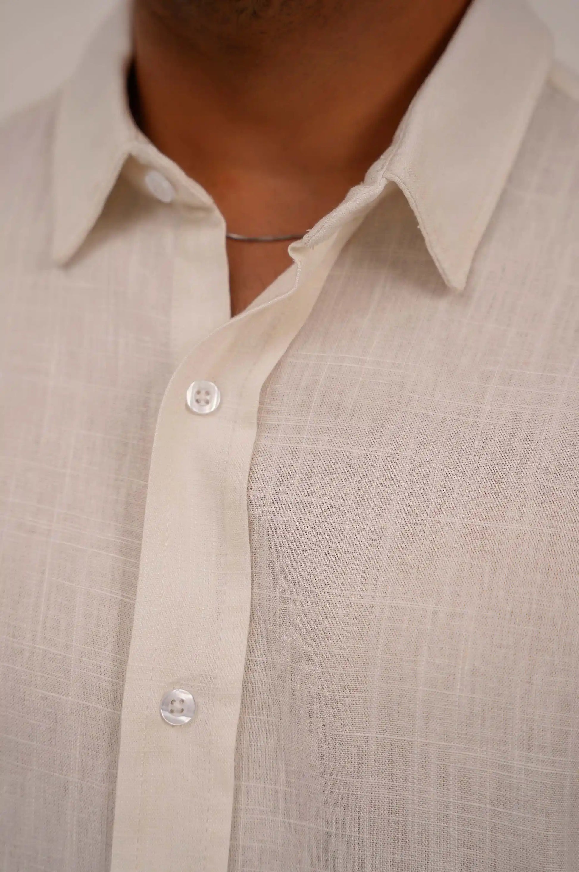 WHITE BASIC BUTTON DOWN SHIRT