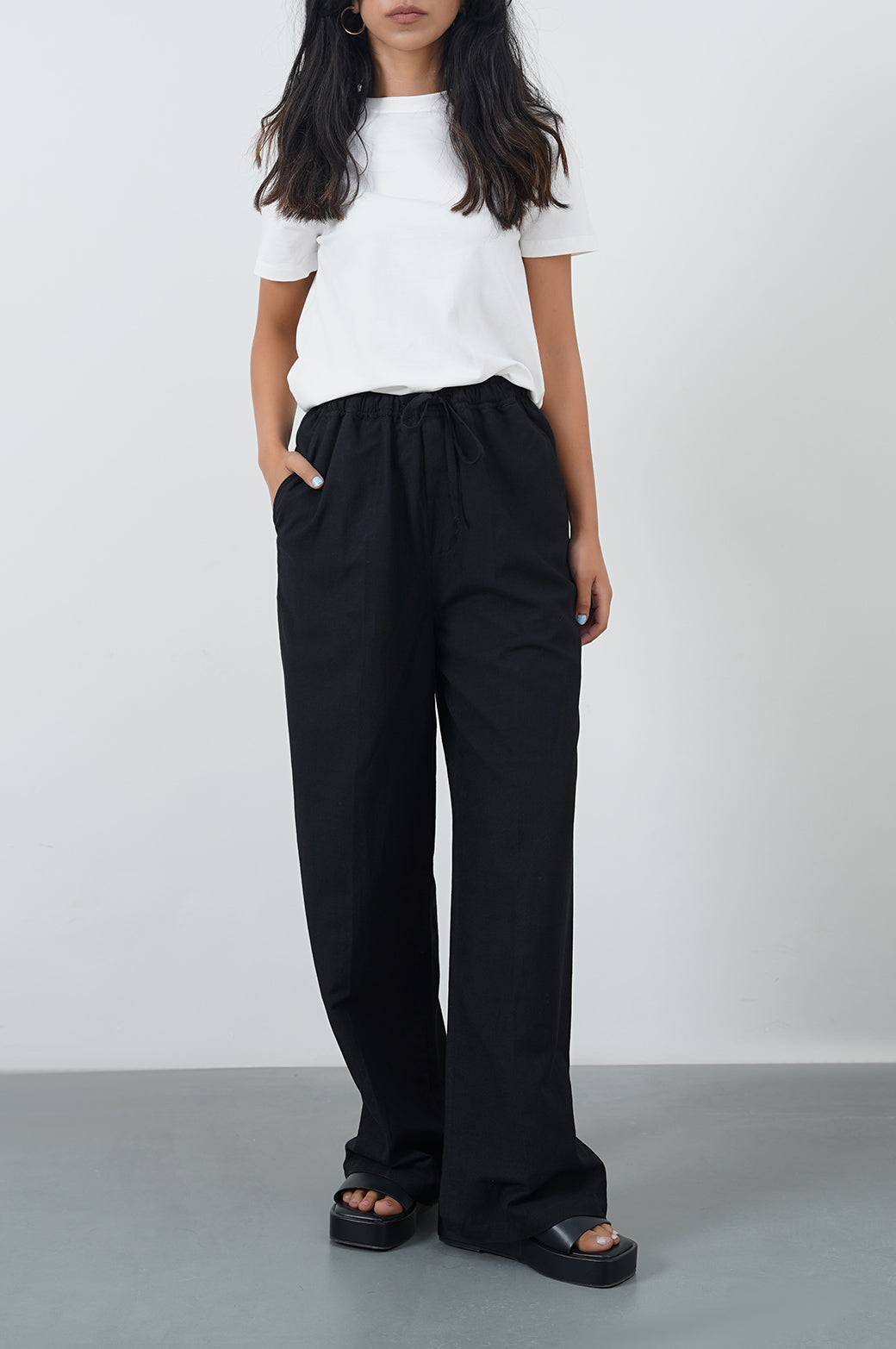 BLACK DRAWSTRING WIDE LEG PANTS