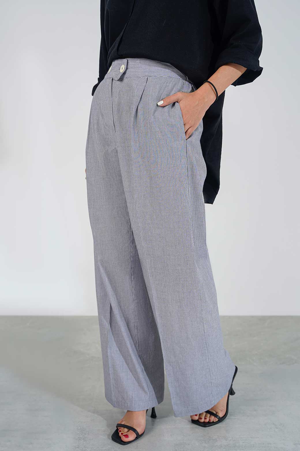 GREY STRIPED WDIE LEG PANTS