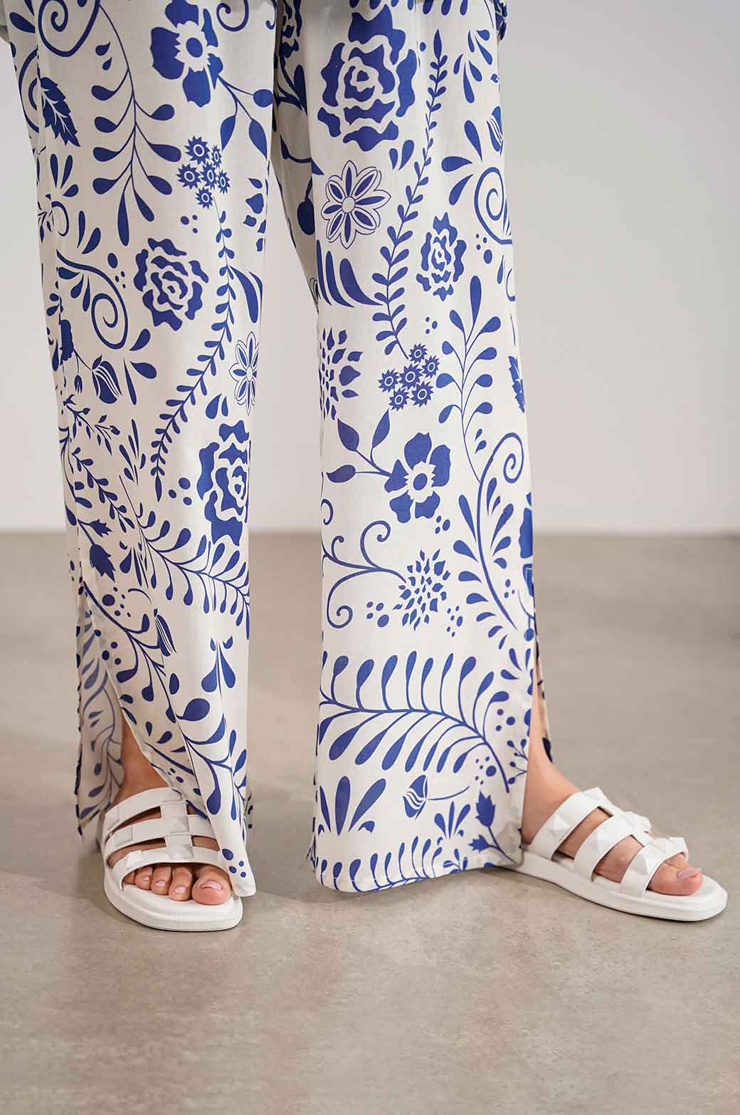 WHITE WIDE-LEG PANTS