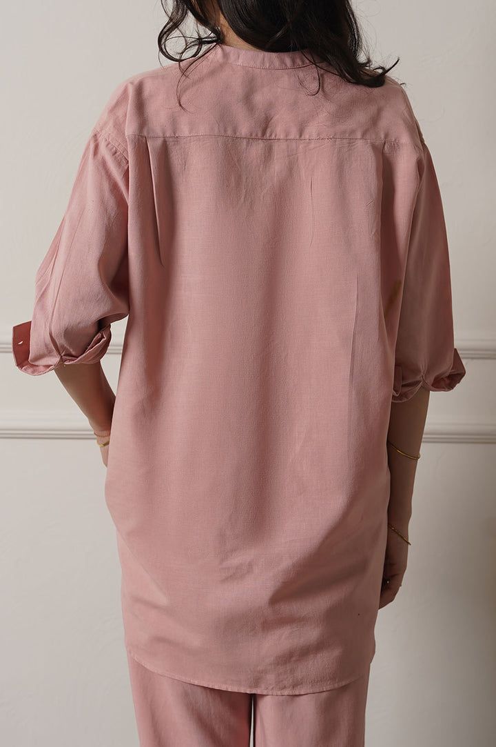 TEA PINK BAND COLLAR LONG SHIRT