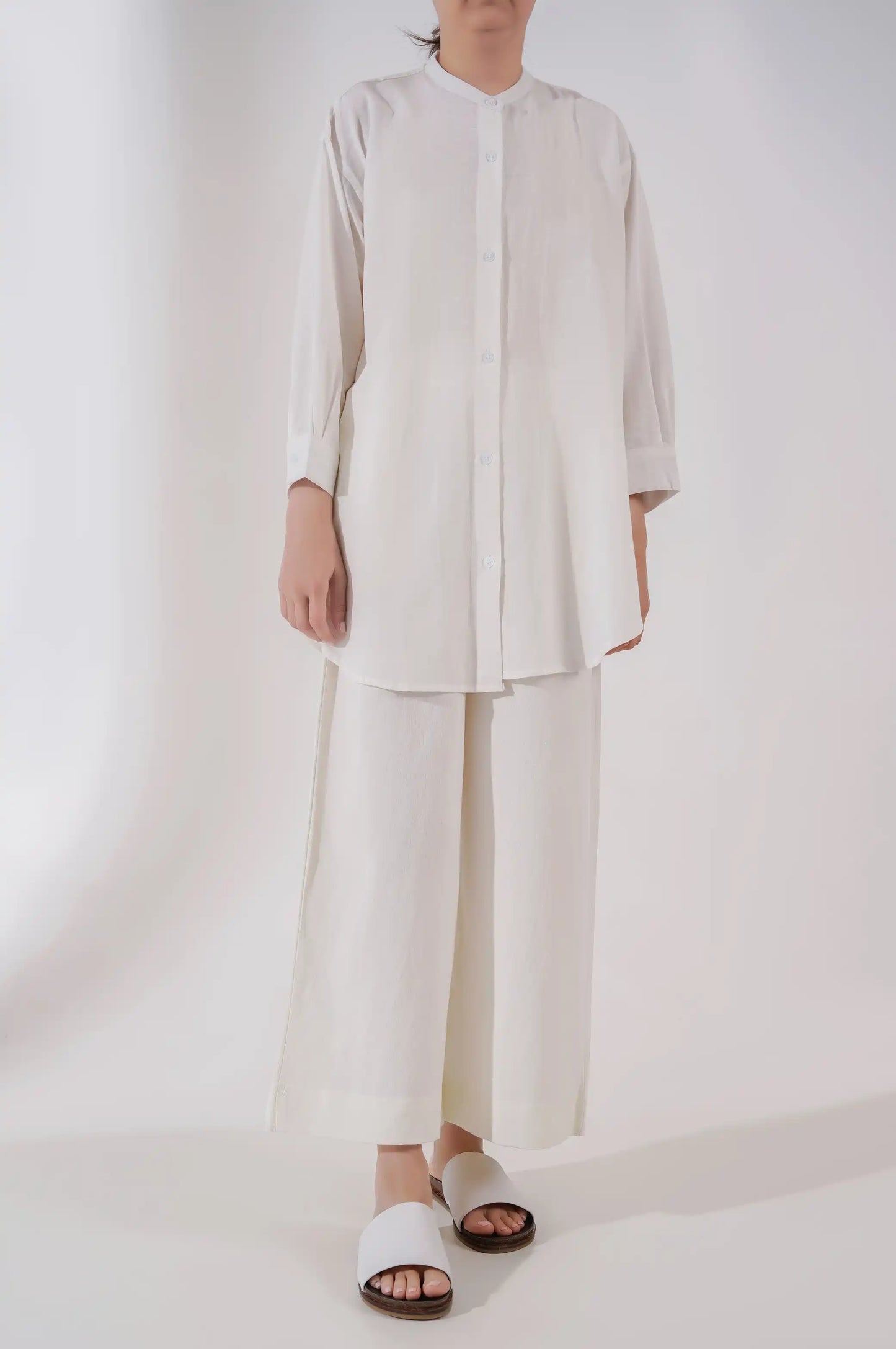 WHITE BAND COLLAR BUTTON DOWN