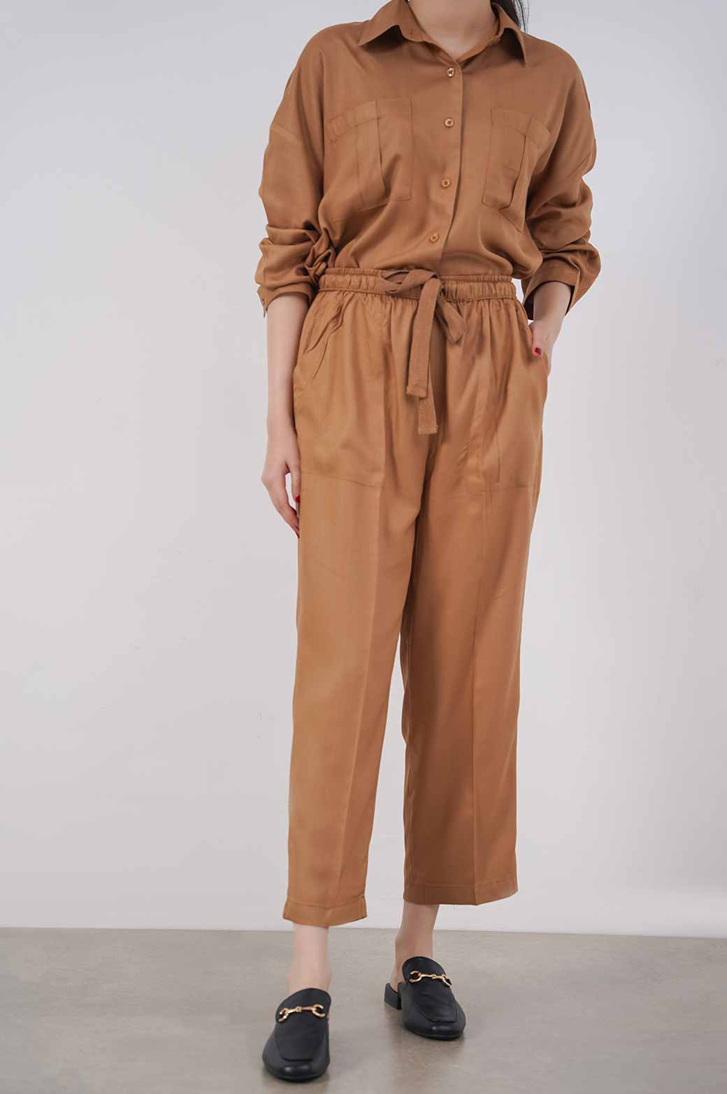 BROWN DRAWSTRING STRAIGHT PANTS