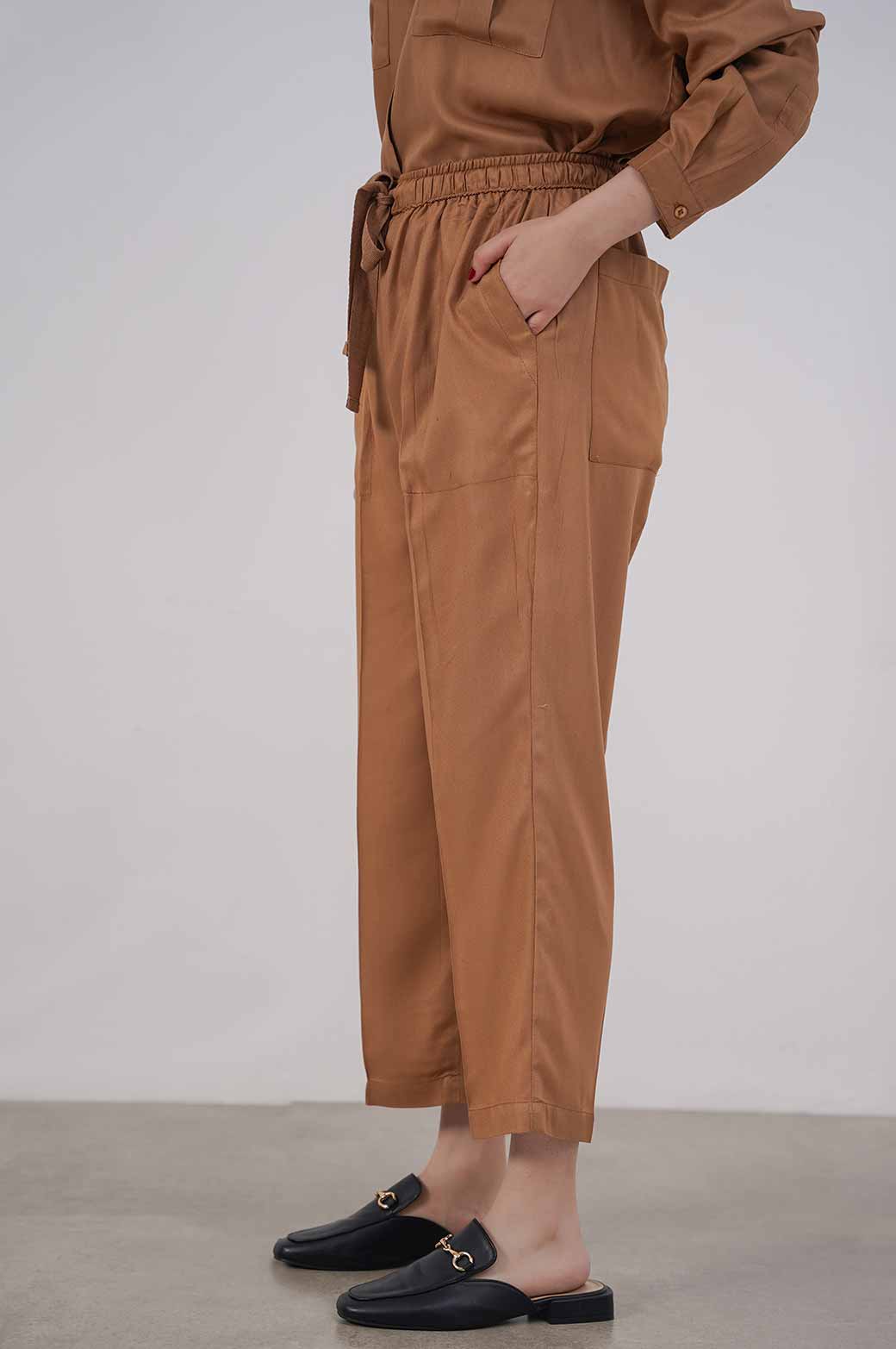 BROWN DRAWSTRING STRAIGHT PANTS