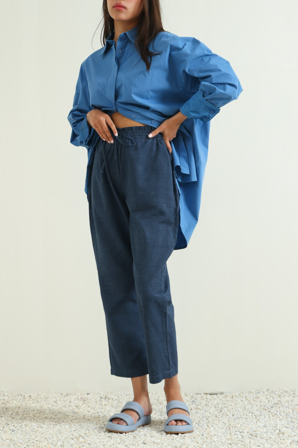 NAVY LINEN PAPERBAG PANTS