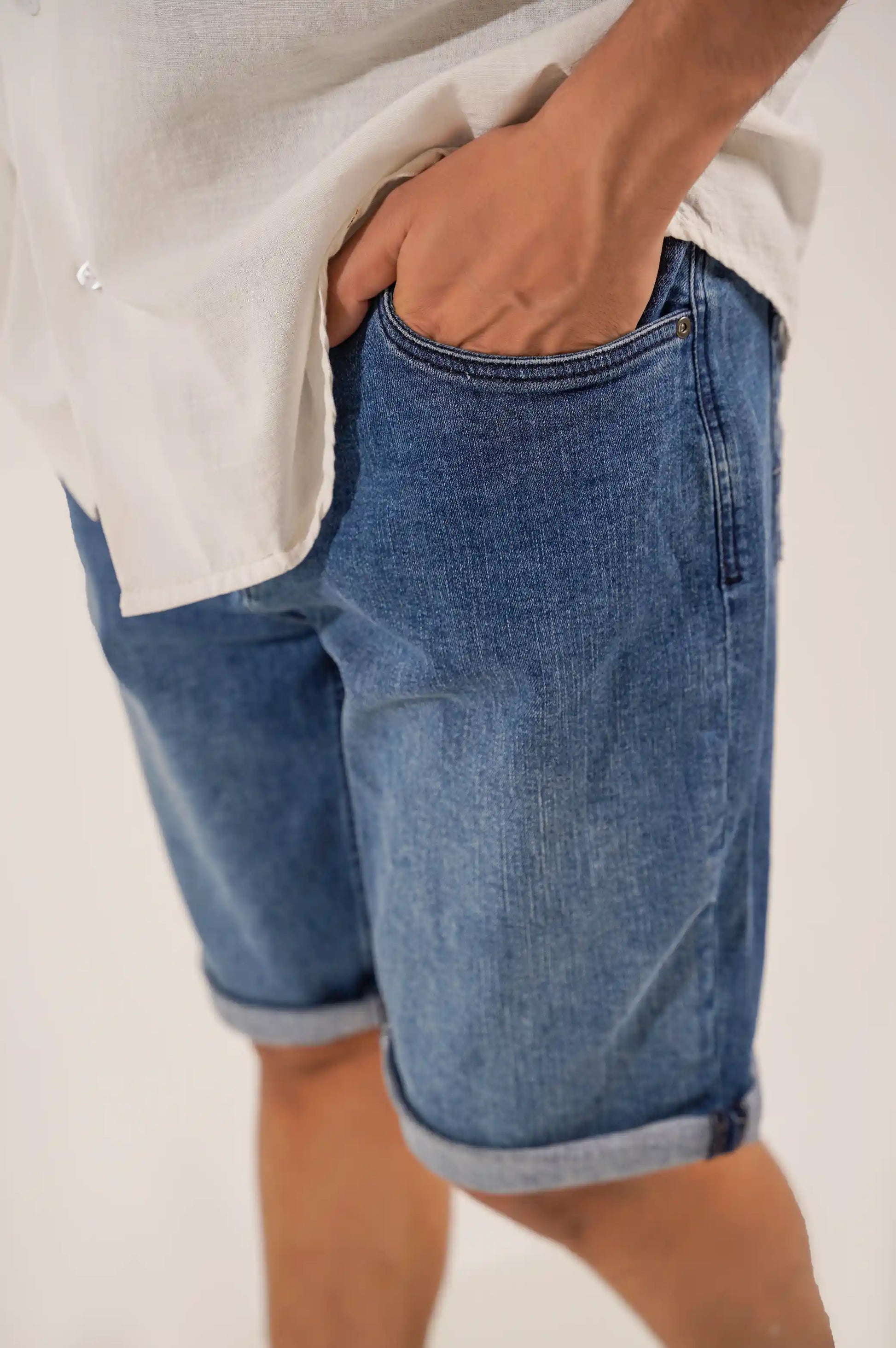 MID BLUE DENIM SHORTS