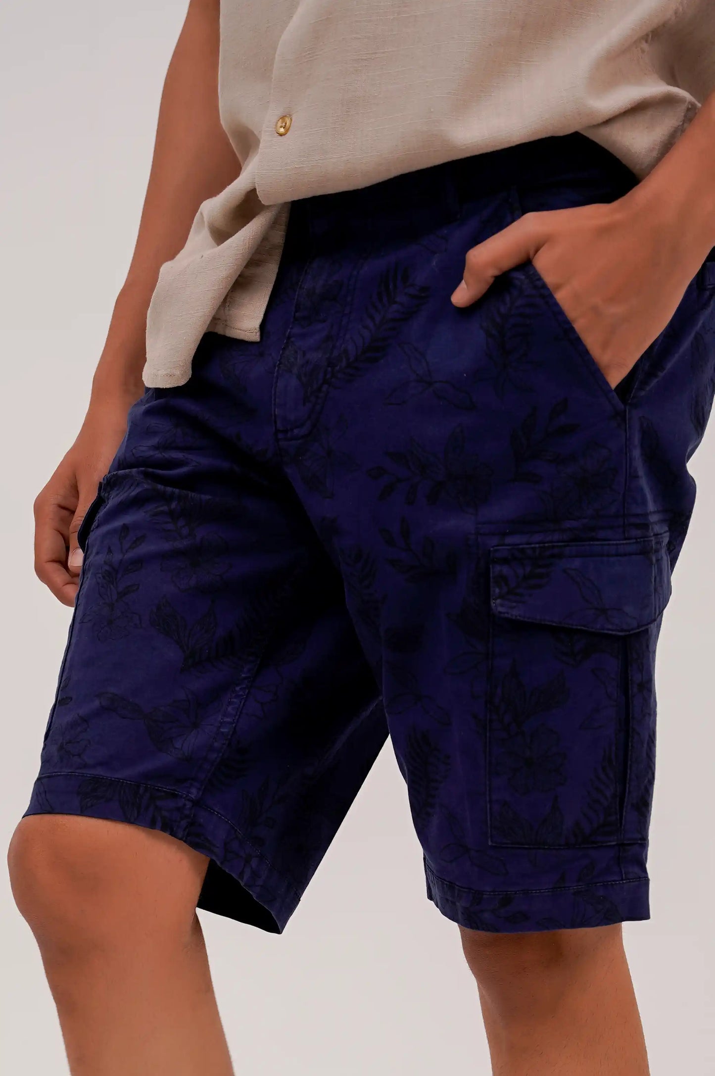 BLUE CARGO PRINTED SHORTS