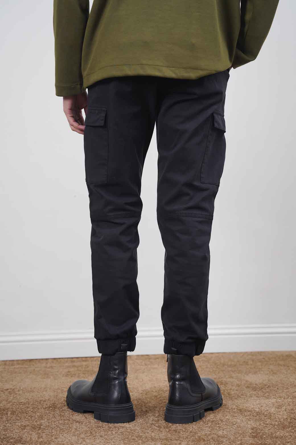 BLACK CARGO PANTS